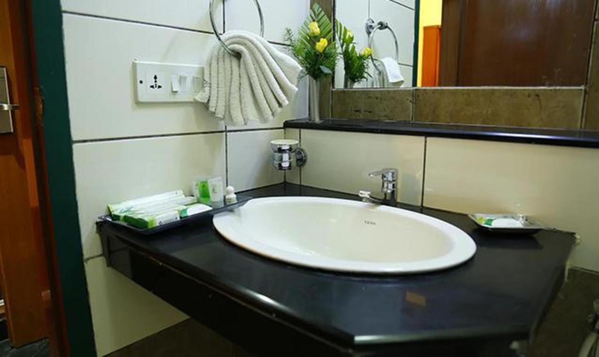 Fabhotel Prime Chennai Deluxe 外观 照片